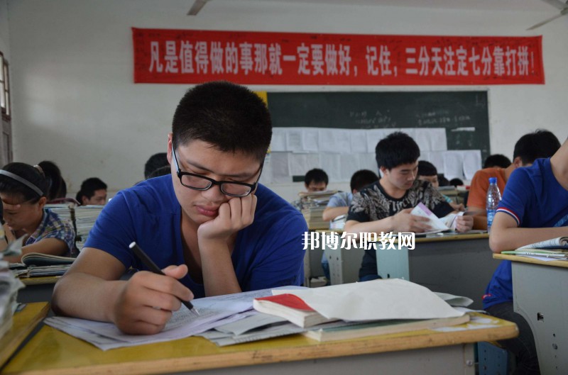 石家莊新世紀中等專業(yè)學校2022年招生辦聯系電話