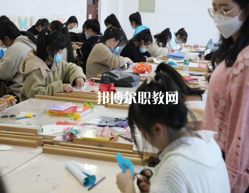 酒泉工貿中等專業(yè)學校2022年招生辦聯系電話