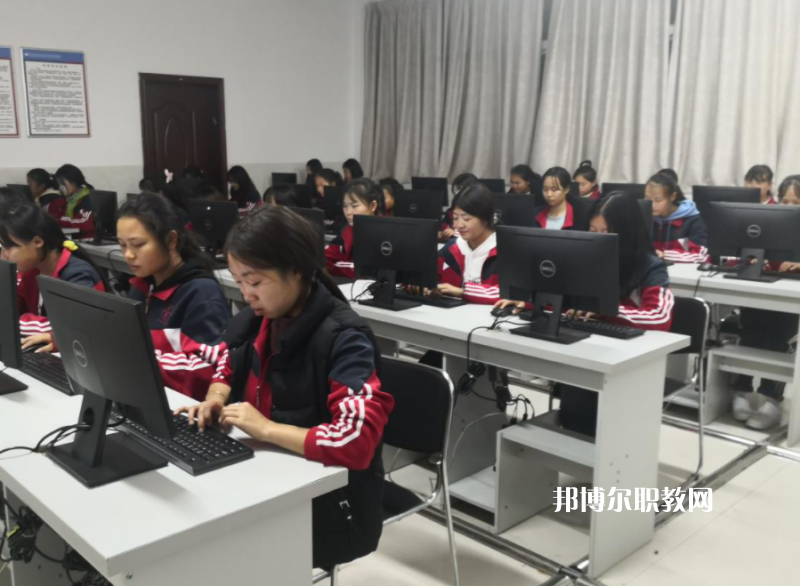 六枝特區(qū)職業(yè)技術(shù)學校2022年學費、收費多少