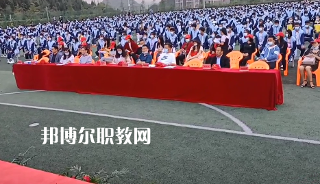 六盤水鐘山區(qū)職業(yè)技術(shù)學(xué)校2022年報(bào)名條件、招生要求、招生對(duì)象