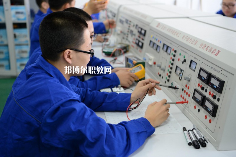 唐山建筑工程學(xué)校2022年報(bào)名條件、招生要求、招生對象