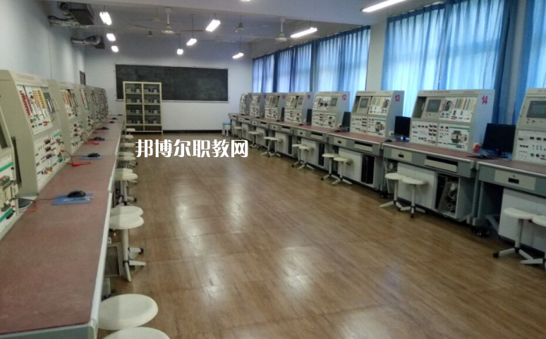 秦皇島現(xiàn)代經(jīng)濟(jì)中等專業(yè)學(xué)校2022年報(bào)名條件、招生要求、招生對象