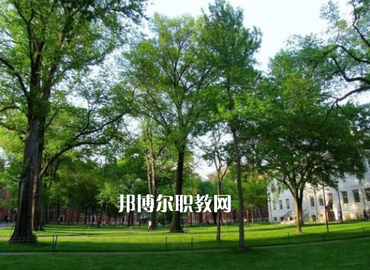 秦皇島藥科中等職業(yè)學校2022年學費、收費多少