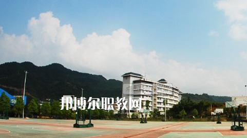 銅仁工業(yè)學(xué)校2022年報(bào)名條件、招生要求、招生對(duì)象