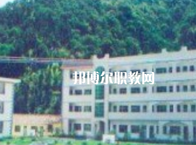 冕寧縣職業(yè)技術(shù)學校2022年報名條件、招生要求、招生對象