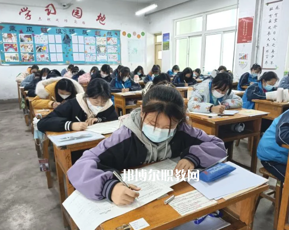 平?jīng)隼砉ぶ械葘I(yè)學(xué)校2022年報(bào)名條件、招生要求、招生對象