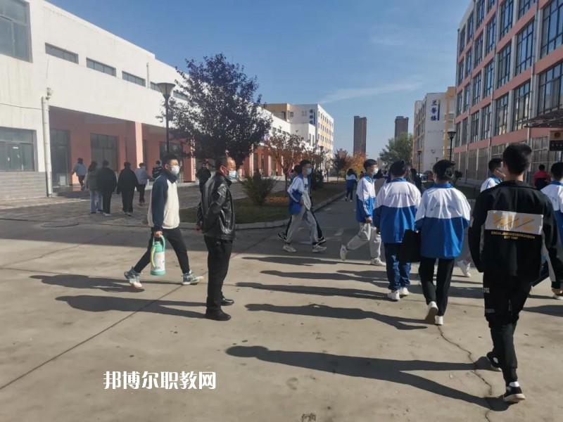 華亭職業(yè)教育中心2022年報名條件、招生要求、招生對象