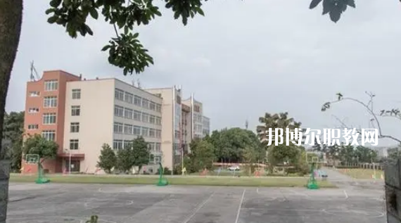瀘州交通技工學(xué)校2022年報(bào)名條件、招生要求、招生對象