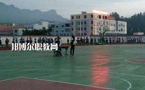 織金中等職業(yè)學(xué)校2022年招生辦聯(lián)系電話(huà)