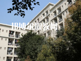 重慶輕工業(yè)學校2022年報名條件、招生要求、招生對象