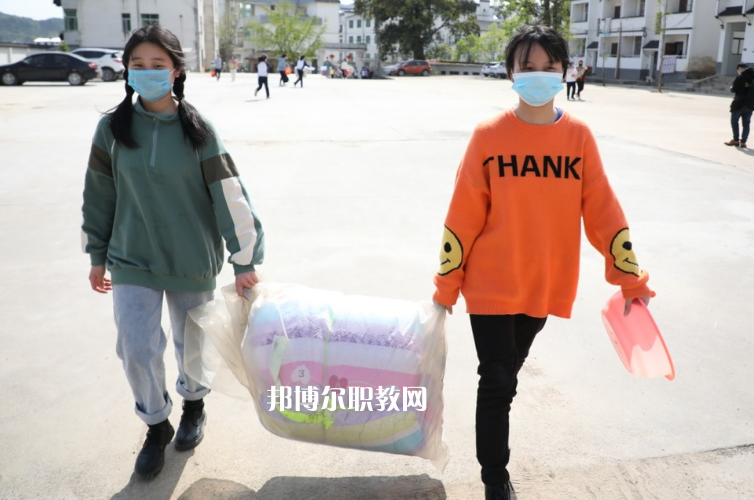 保定市清苑區(qū)職業(yè)技術(shù)教育中心2022年學費、收費多少