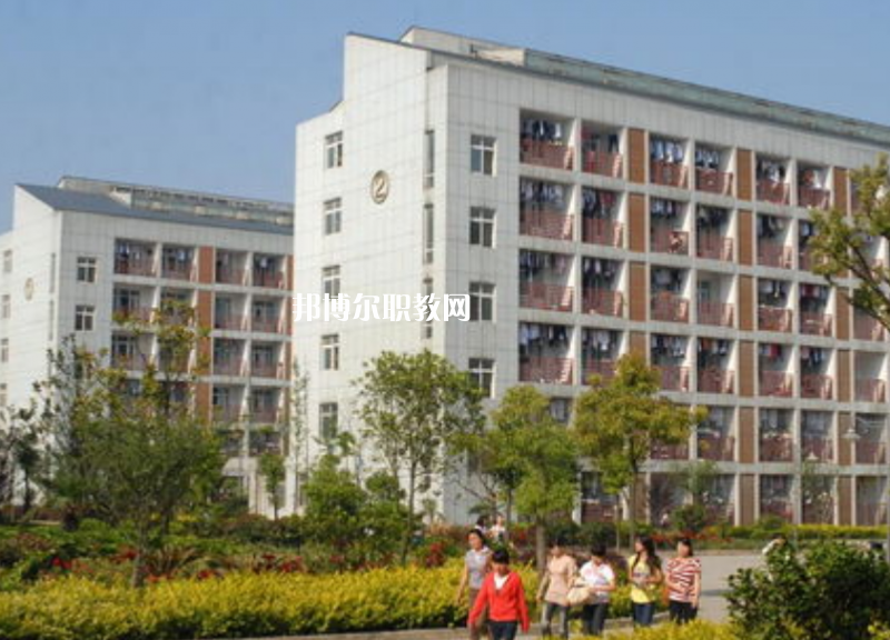 保山市昌寧縣職業(yè)技術(shù)學(xué)校2022年學(xué)費(fèi)、收費(fèi)多少