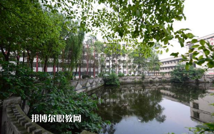 四川瀘縣建筑職業(yè)中專學(xué)校2022年學(xué)費、收費多少