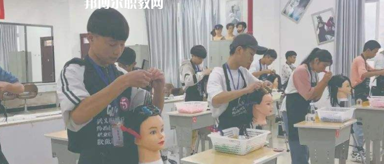 都勻工商管理學(xué)校2022年報(bào)名條件、招生要求、招生對(duì)象