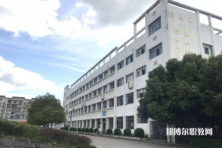 遂寧應(yīng)用高級(jí)技工學(xué)校2022年招生要求，報(bào)名條件，招生對(duì)象