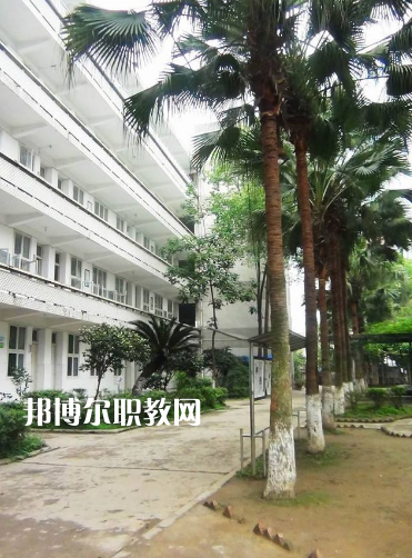 四川瀘州鵬程中等職業(yè)學(xué)校2022年學(xué)費(fèi)、收費(fèi)多少