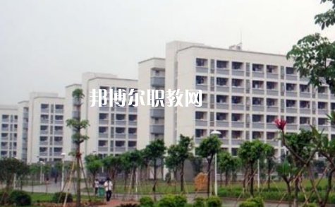 西雙版納經濟管理職業(yè)學校2022年學費、收費多少