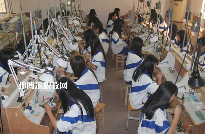 東莞實驗技工學校2022年報名條件、招生要求、招生對象