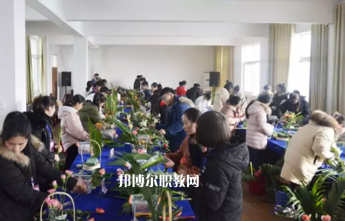 安徽省阜陽(yáng)農(nóng)業(yè)學(xué)校2022年報(bào)名條件、招生要求、招生對(duì)象
