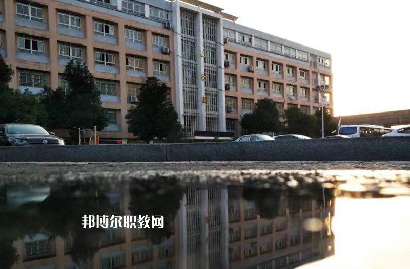 安徽紅十字會(huì)衛(wèi)生學(xué)校2022年報(bào)名條件、招生要求、招生對(duì)象