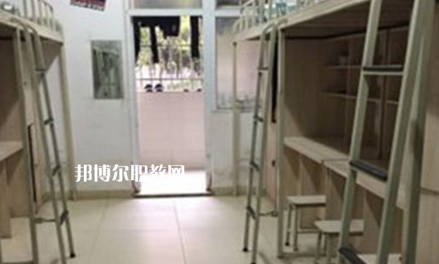 華寧縣職業(yè)高級(jí)中學(xué)2022年宿舍條件