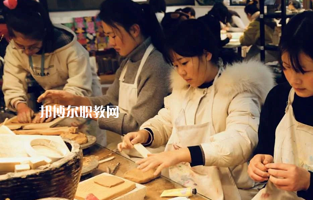 阜陽科學技術(shù)學校2022年學費、收費多少