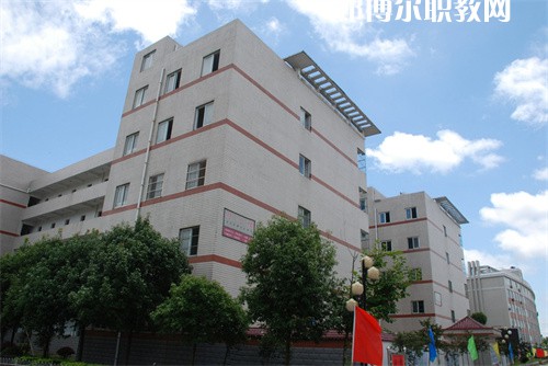 太湖職業(yè)技術學校2022年報名條件、招生要求、招生對象