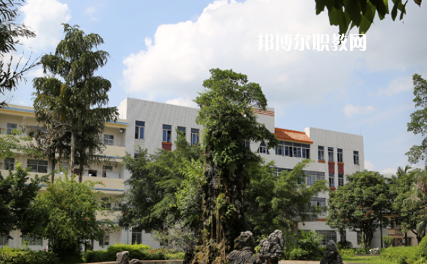 廣西玉林農(nóng)業(yè)學(xué)校2022年報(bào)名條件、招生要求、招生對(duì)象