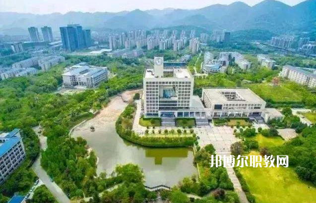 重慶醫(yī)科學(xué)校2022年報(bào)名條件、招生要求、招生對象