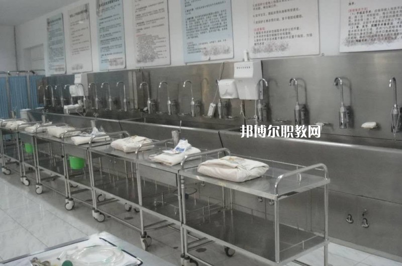 石家莊柯棣華醫(yī)學中等專業(yè)學校2022年招生辦聯(lián)系電話