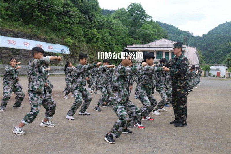 達(dá)州百島湖職業(yè)技術(shù)學(xué)校2022年報(bào)名條件、招生要求、招生對(duì)象