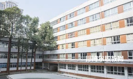 四川省工業(yè)貿(mào)易學(xué)校2022年招生辦聯(lián)系電話(huà)