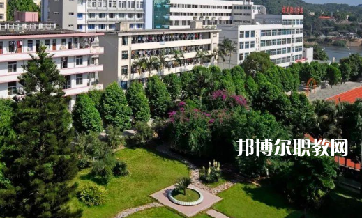 廣安第一職業(yè)技術(shù)學(xué)校2022年報(bào)名條件、招生要求、招生對(duì)象