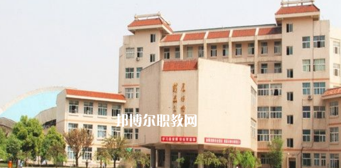 成都中醫(yī)藥大學(xué)附屬學(xué)校龍泉校區(qū)2022年報名條件、招生要求、招生對象