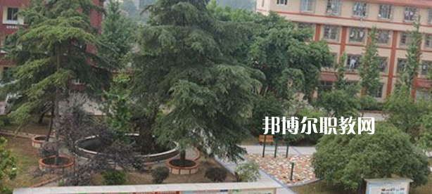 樂(lè)山商務(wù)技工學(xué)校怎么樣、好不好