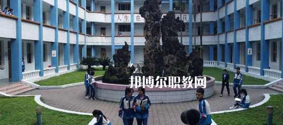 四川瀘州市江南職業(yè)中學(xué)校2022年學(xué)費(fèi)、收費(fèi)多少