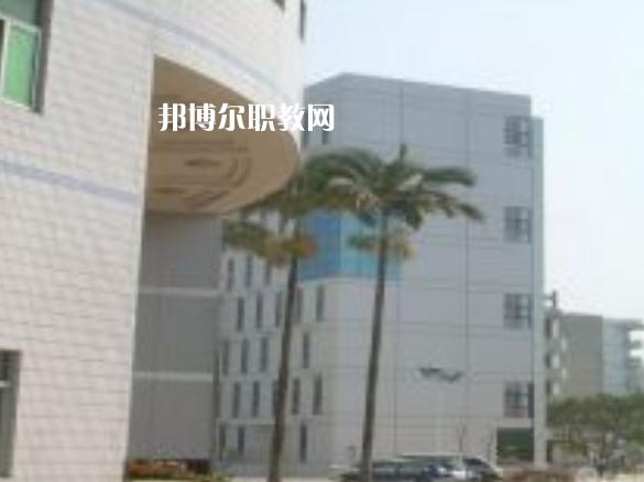 龍巖衛(wèi)生學校2022年招生辦聯(lián)系電話