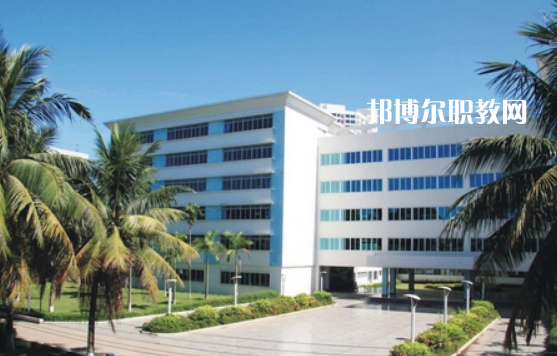 海南省衛(wèi)生學(xué)校2022年報(bào)名條件、招生要求、招生對(duì)象