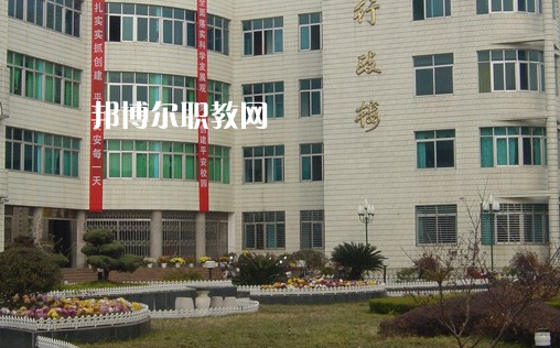 麻城工業(yè)學(xué)校2022年報名條件、招生要求、招生對象