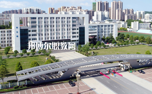 湖北信息工程學(xué)校2022年報名條件、招生要求、招生對象