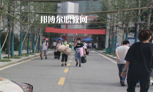 武漢新洲高級職業(yè)中學2022年報名條件、招生要求、招生對象