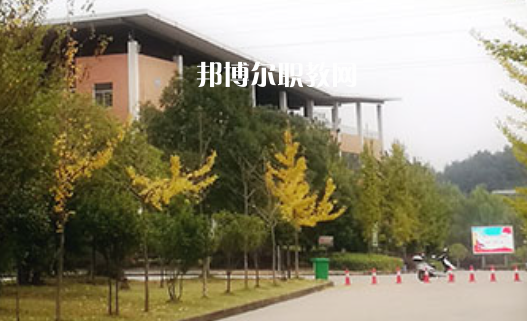 湖北城市職業(yè)學校2022年招生辦聯(lián)系電話