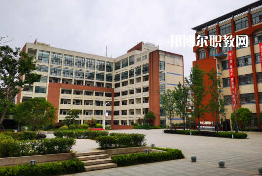武漢石牌嶺高級(jí)職業(yè)中學(xué)2022年怎么樣、好不好