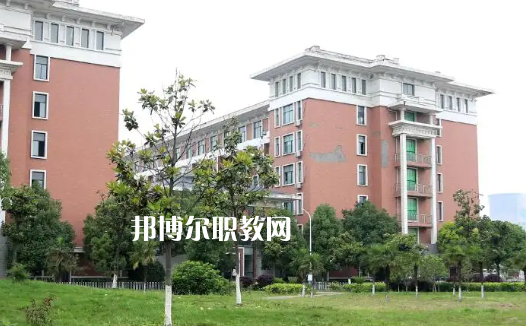 湖北機械工業(yè)學(xué)校2022年報名條件、招生要求、招生對象