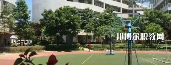 廣州輕工技師學(xué)院2021年招生辦聯(lián)系電話(huà)