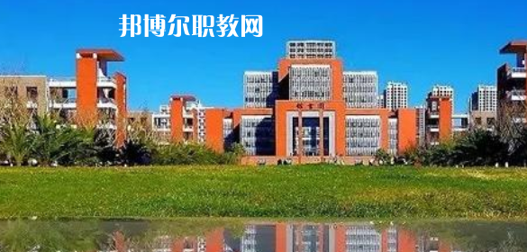 云南高職?？圃盒Ｅ琶?強