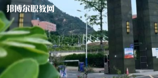 攀枝花市高級技工學(xué)校地址在哪里，哪個地區(qū)，哪個城市?