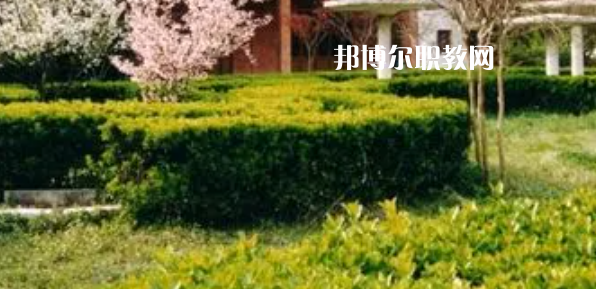 江蘇印刷技工學(xué)校地址在哪里，哪個(gè)地區(qū)，哪個(gè)城市?