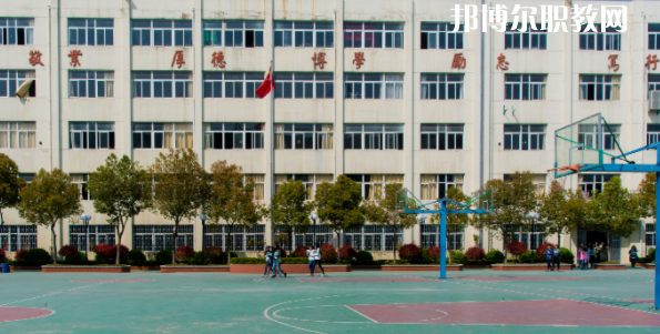 南京工業(yè)技術(shù)學(xué)校地址在哪里，哪個(gè)地區(qū)，哪個(gè)城市?