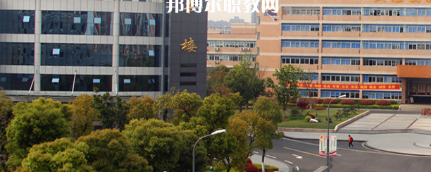 江蘇聯(lián)合職業(yè)技術(shù)學(xué)院無錫機(jī)電分院地址在哪里，哪個(gè)地區(qū)，哪個(gè)城市?